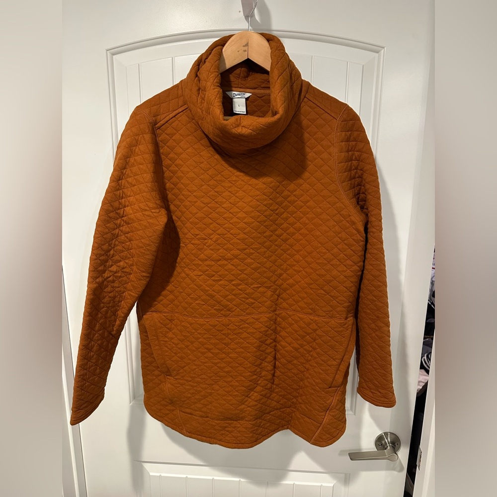 Duluth Trading Quilted Cowl Neck sweatshirt - Rust - women’s size Large - EUC